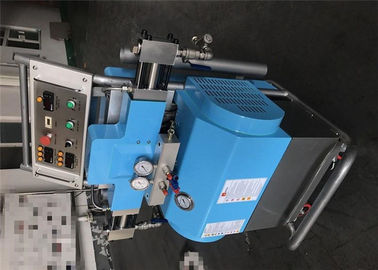 Çin Kimya Sanayi için Kolay İşletilen Polyurea Sprey Makinesi 380V 50HZ / 60HZ 3 Fazlı Tedarikçi